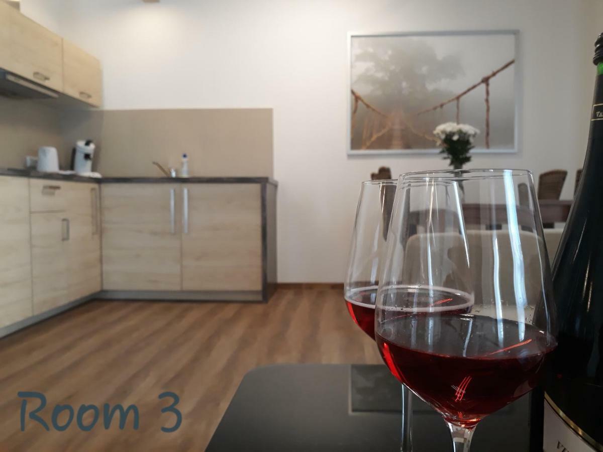 Modernes Apartment Metzingen Миттелштадт Экстерьер фото